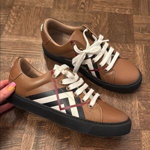 Burberry Tan and Black Albridge Leather Sneakers size 37